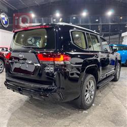 تۆیۆتا لاند کروزەر